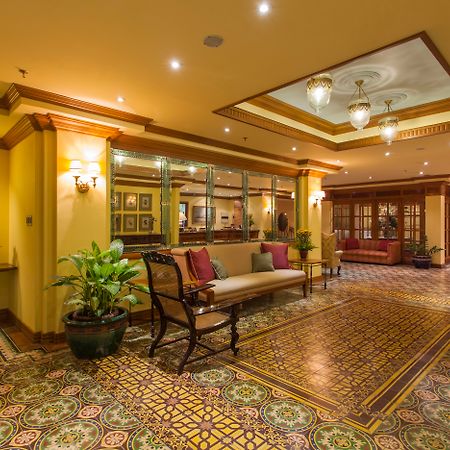 Herald Suites - Multiple Use Hotel Makati City Buitenkant foto
