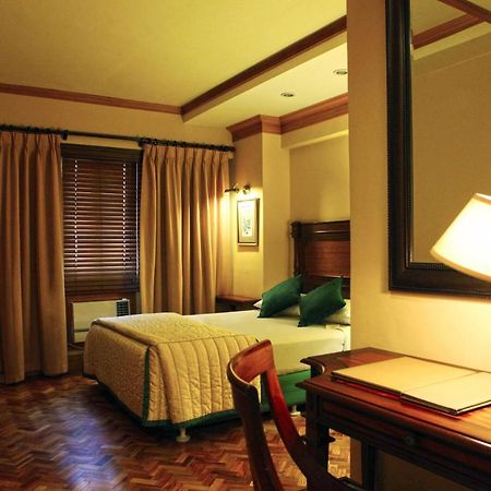 Herald Suites - Multiple Use Hotel Makati City Buitenkant foto