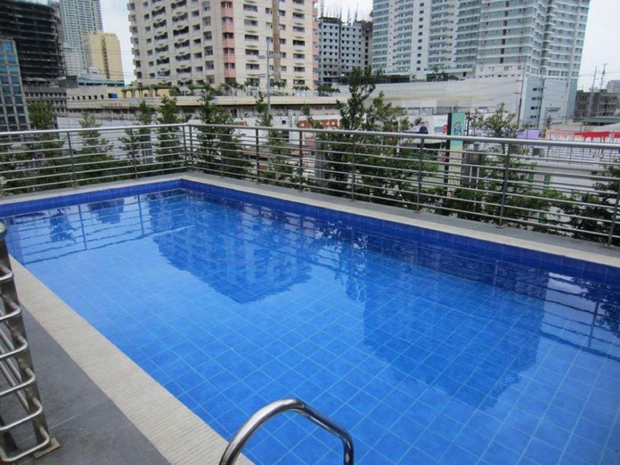 Herald Suites - Multiple Use Hotel Makati City Buitenkant foto