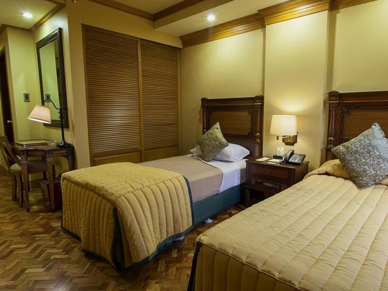 Herald Suites - Multiple Use Hotel Makati City Buitenkant foto