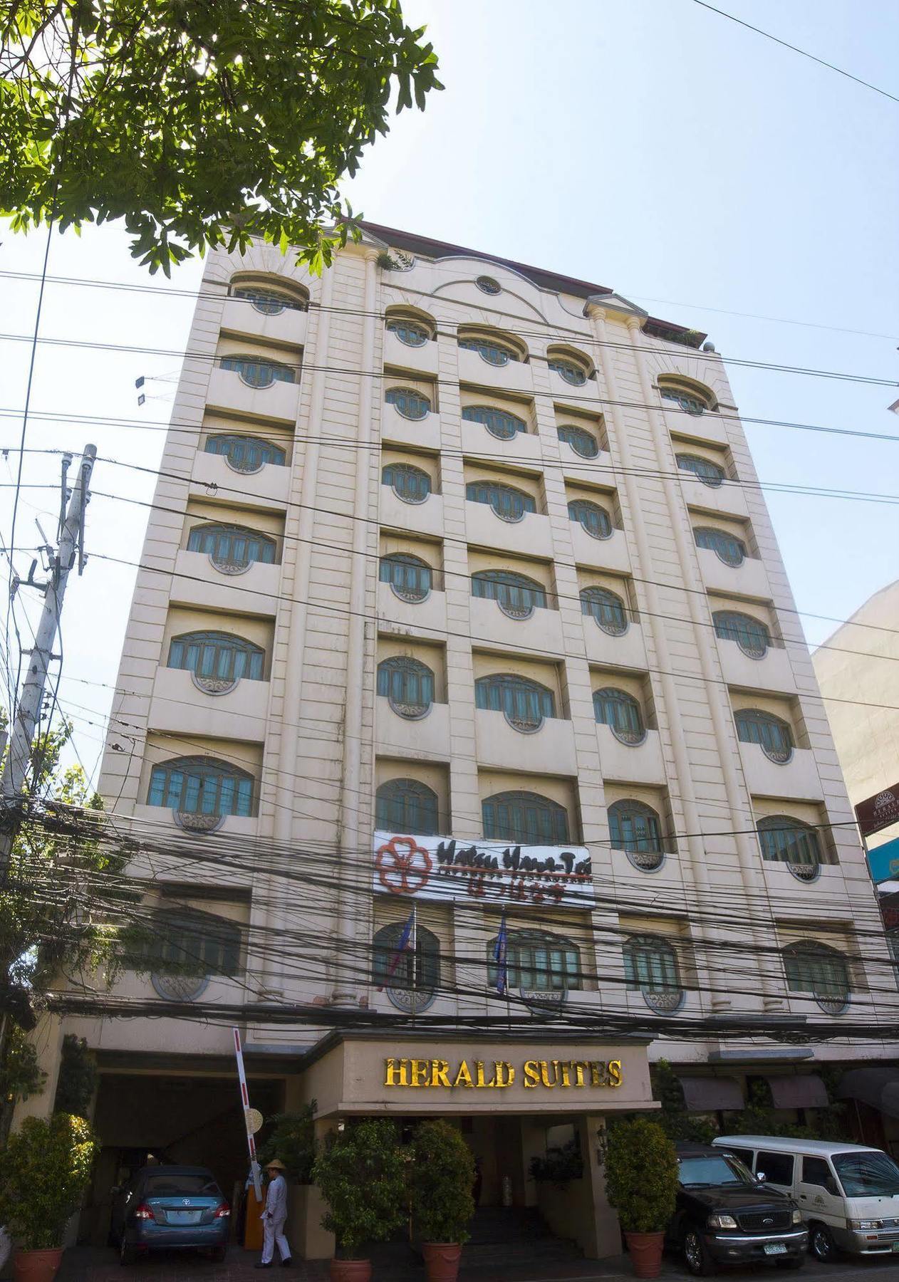 Herald Suites - Multiple Use Hotel Makati City Buitenkant foto