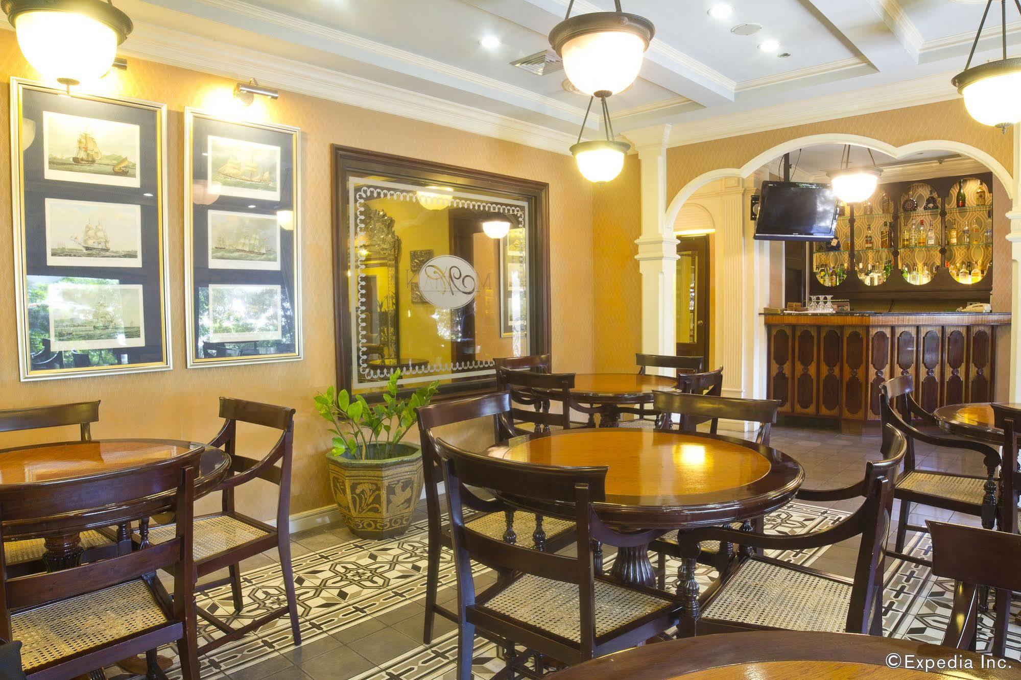 Herald Suites - Multiple Use Hotel Makati City Buitenkant foto