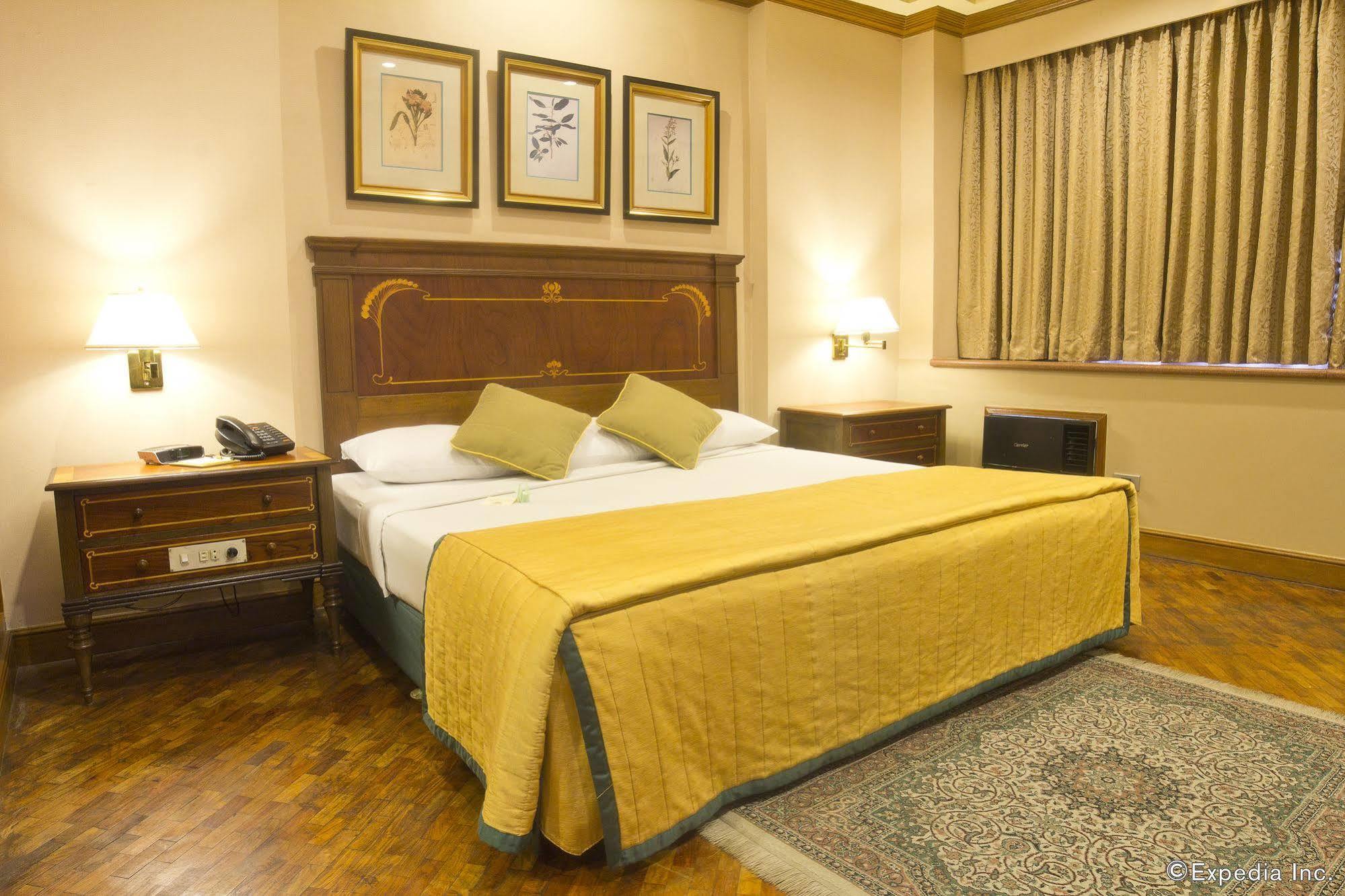 Herald Suites - Multiple Use Hotel Makati City Buitenkant foto