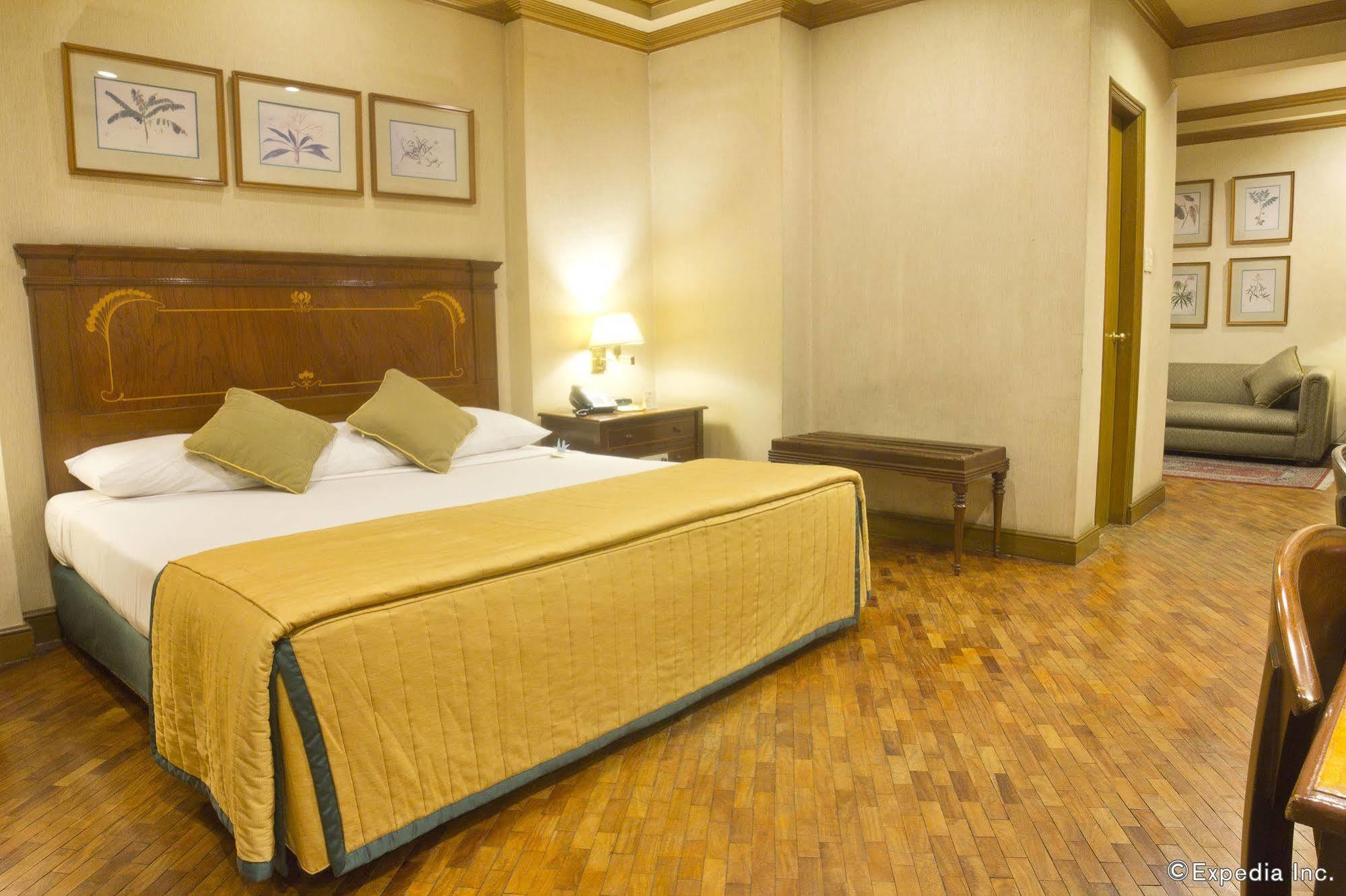 Herald Suites - Multiple Use Hotel Makati City Buitenkant foto