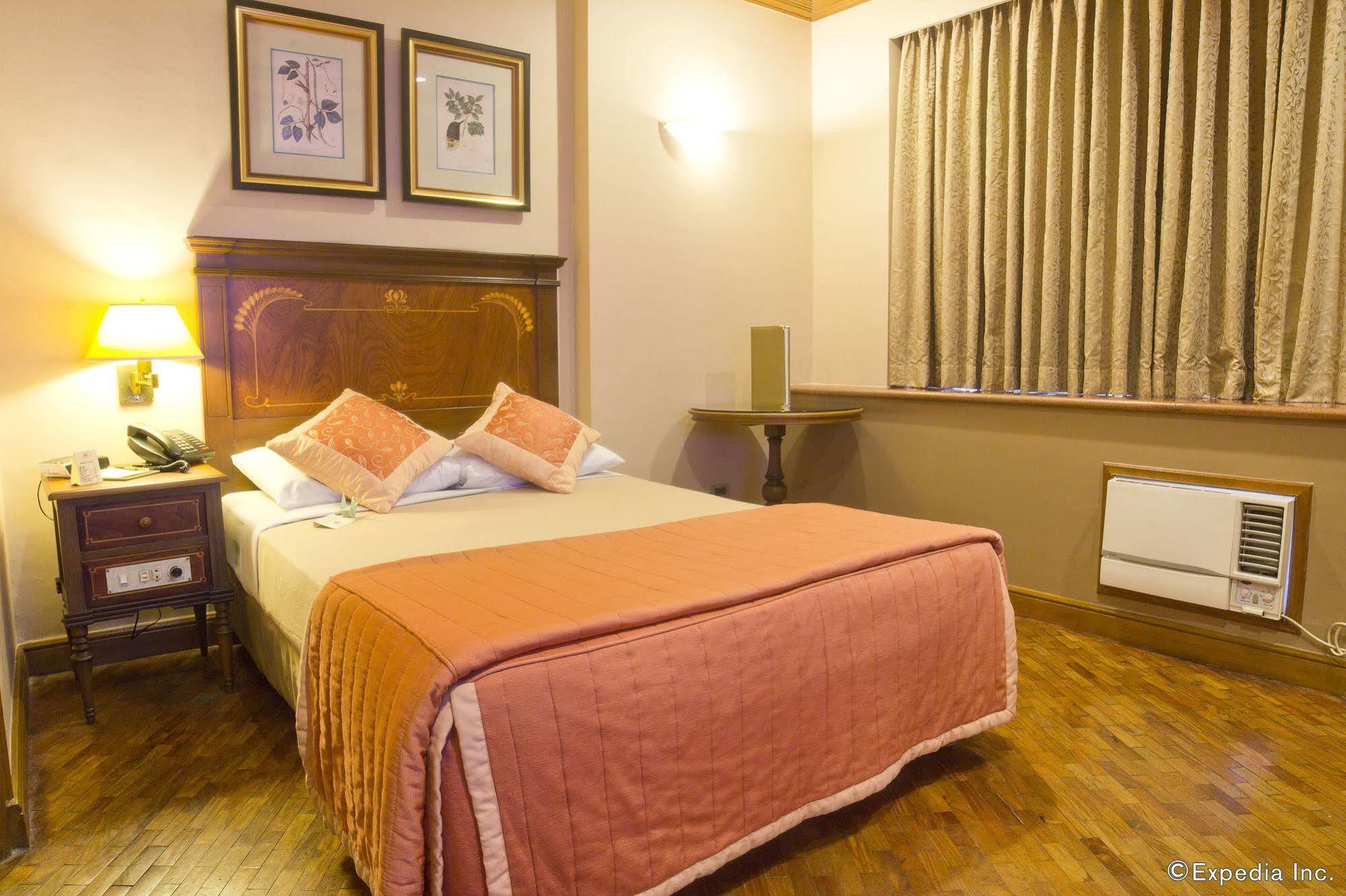 Herald Suites - Multiple Use Hotel Makati City Buitenkant foto