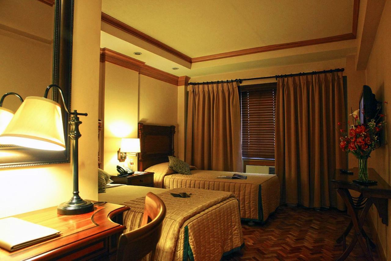 Herald Suites - Multiple Use Hotel Makati City Buitenkant foto