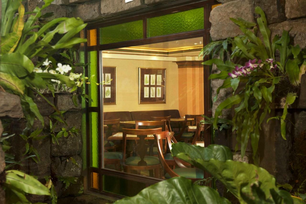 Herald Suites - Multiple Use Hotel Makati City Buitenkant foto